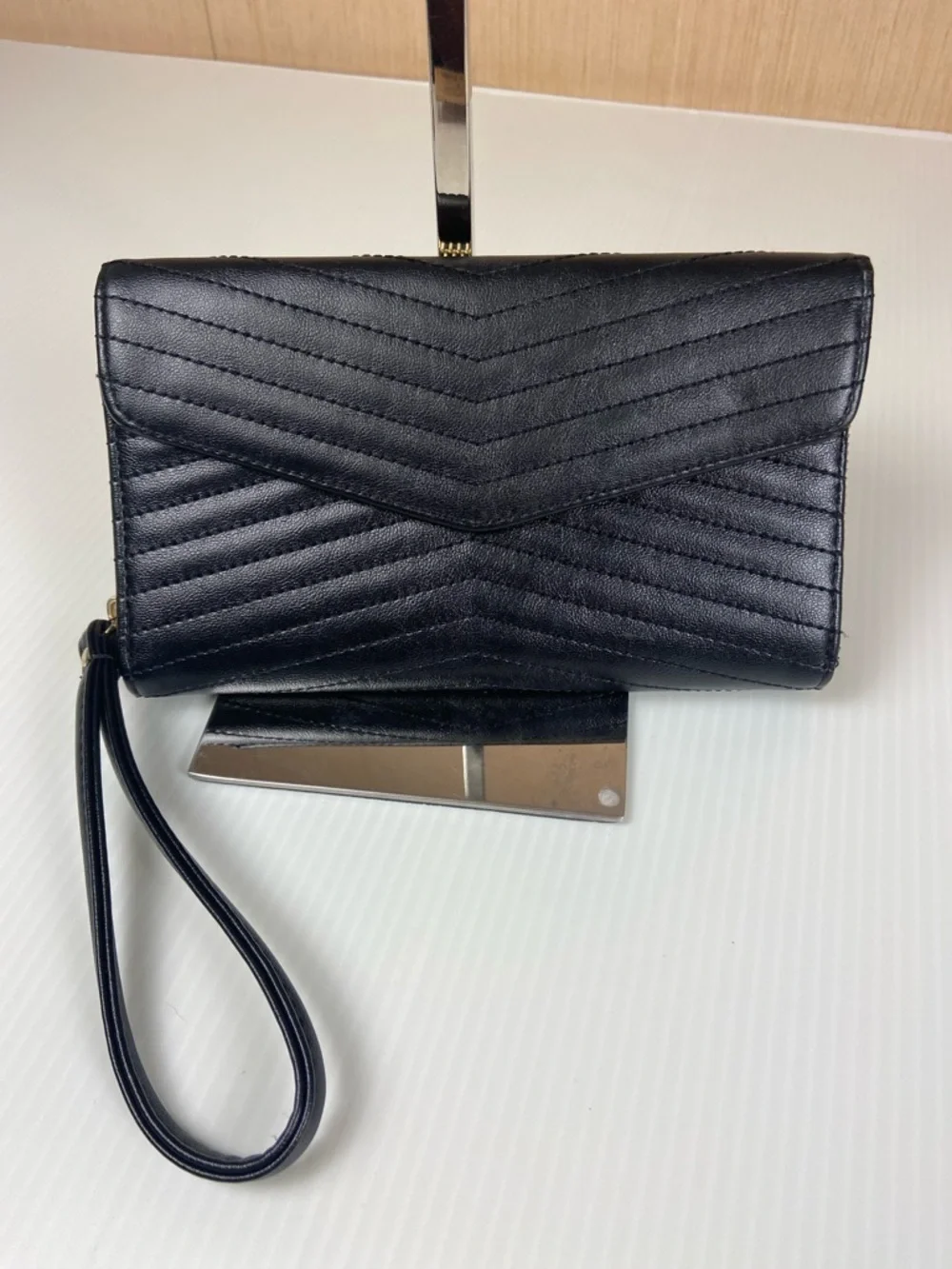Black Chevron Quilted Phone Wristlet Wallet Clutch Zip Around Organizer